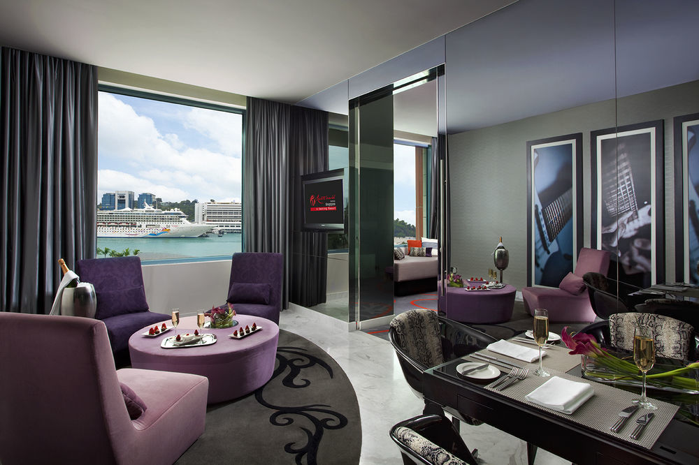 圣淘沙名胜世界- 新加坡Hard Rock酒店-SG清洁认证 外观 照片 A suite at the W Hotel, Hong Kong